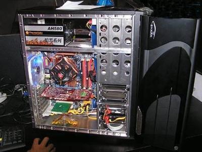 电脑主机机箱拆解指南 安全步骤与注意事项