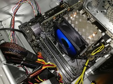 探秘电脑机箱内部 认识计算机主机核心硬件