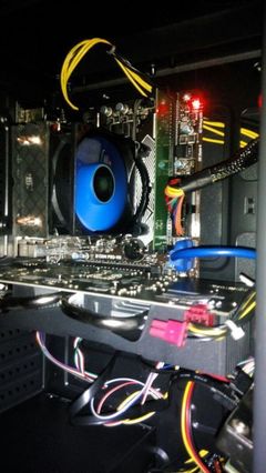 主机风扇正常但屏幕无显示 硬件故障排查指南